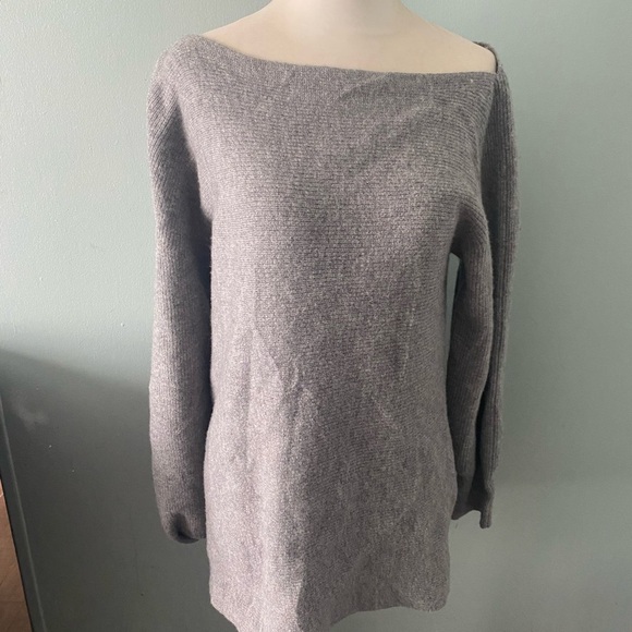Theory Merino Wool Grey Asymmetrical sweater - Picture 6 of 13